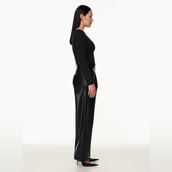 Aritzia - Wilfred high waited pleated leather pants with wide leg cut in size 4. - Picture 2 of 8